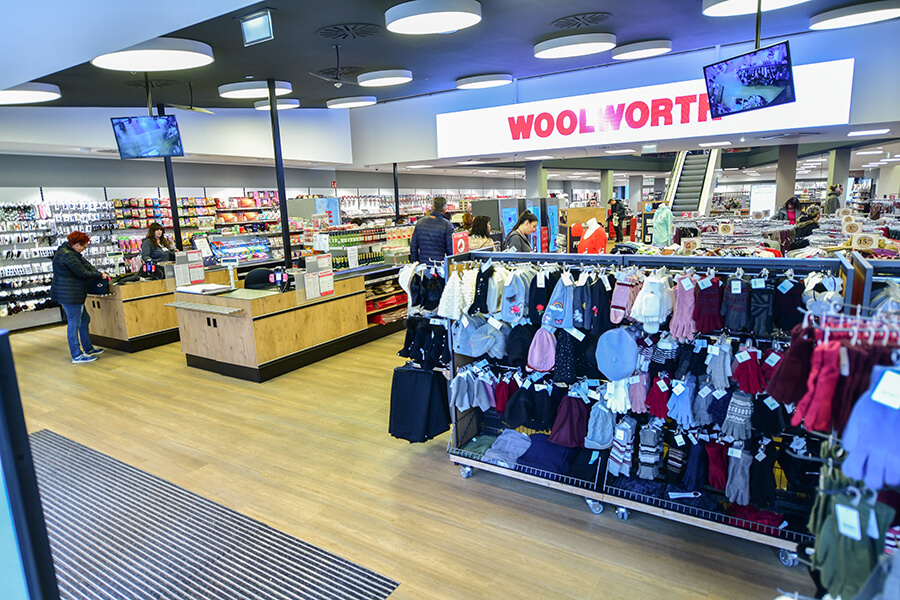 Woolworth Eingangsbereich