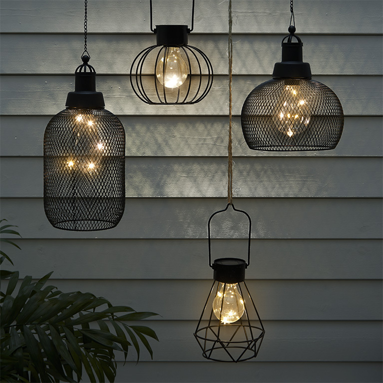 Verschiedene Haengelampen Modelle in Schwarz